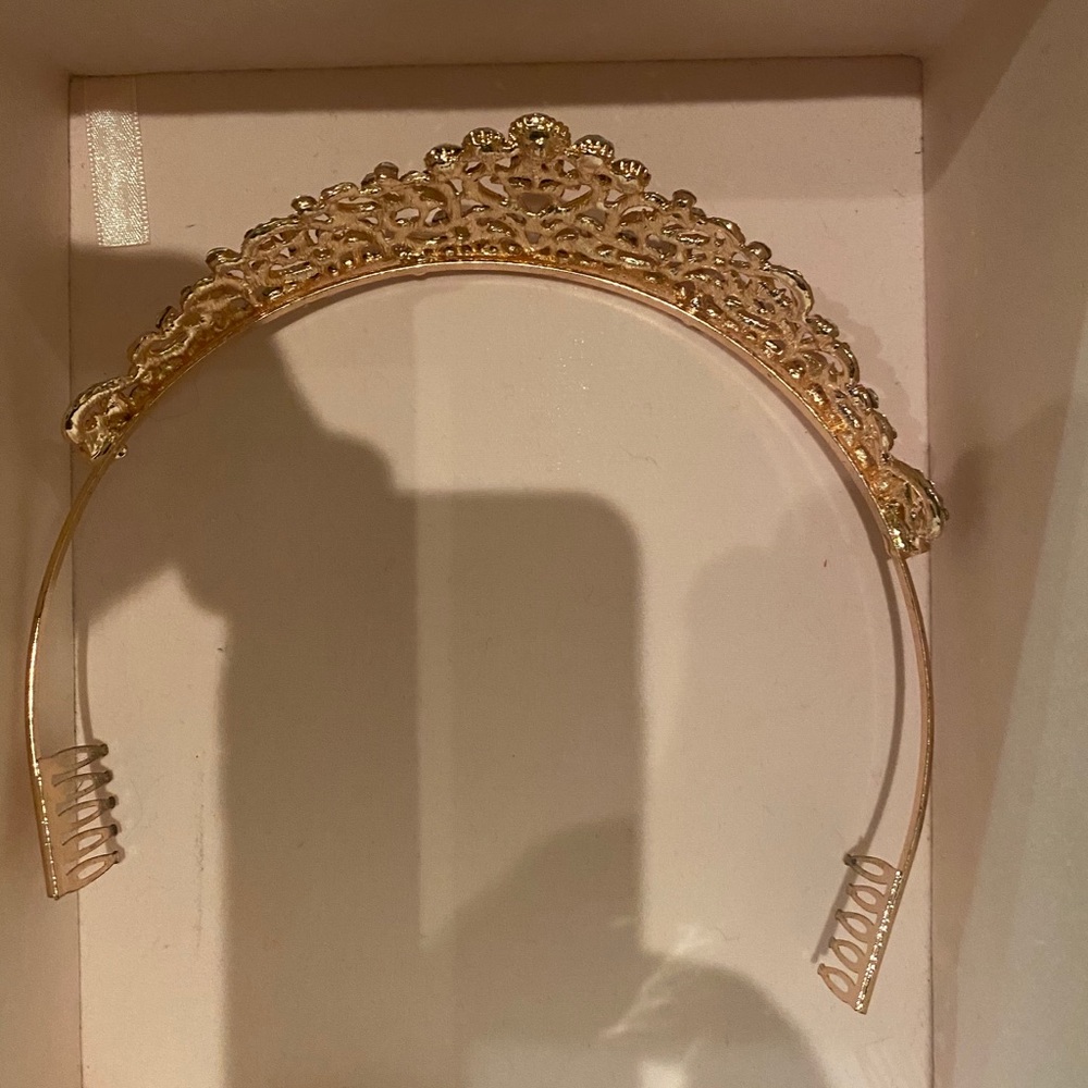 Tiara - Picture 3 of 4